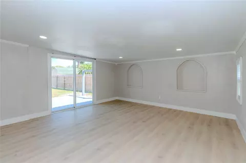 Living - 10889 124th Ave, Largo, FL 33778 photo 4 of 6
