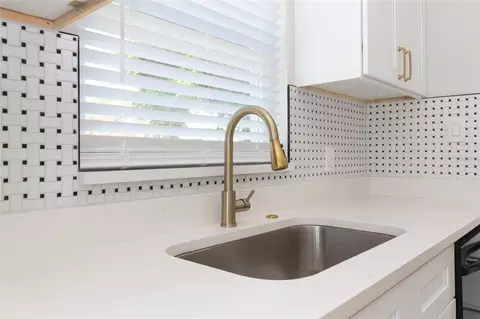 Kitchen - 10889 124th Ave, Largo, FL 33778 photo 2 of 2