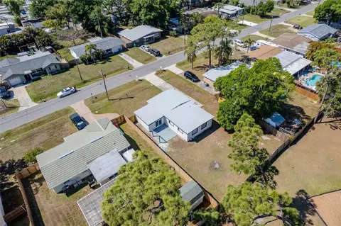 View/Area - 10889 124th Ave, Largo, FL 33778 photo 9 of 16