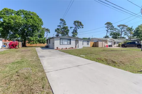Exterior - 10889 124th Ave, Largo, FL 33778 photo 5 of 18