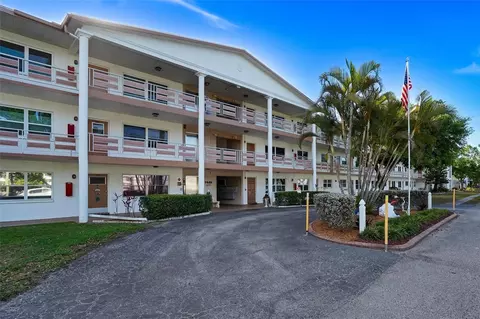 6015 19th St N #109, Saint Petersburg, FL 33714