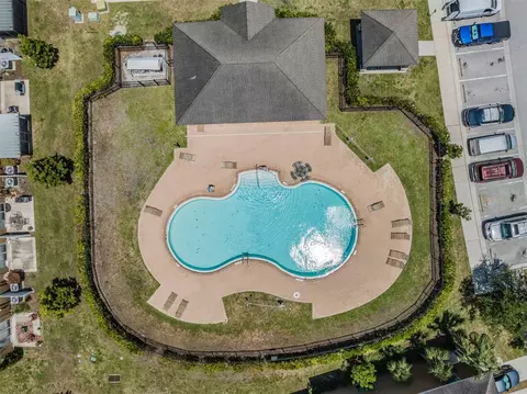 Exterior - 7012 Holly Heath Dr, Riverview, FL 33578 photo 4 of 7