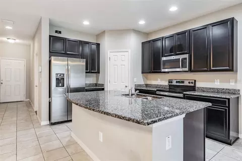 Kitchen - 7012 Holly Heath Dr, Riverview, FL 33578 photo 1 of 4
