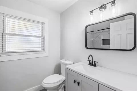 Bath - 2003 6th Pl SW, Largo, FL 33770 photo 3 of 4