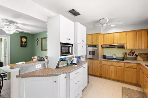 Kitchen - 1365 Windsor Dr, Clearwater, FL 33756 photo 3 of 4