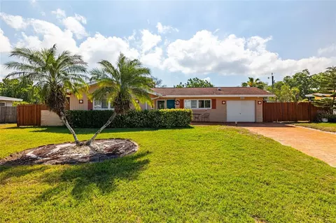 1365 Windsor Dr, Clearwater, FL 33756