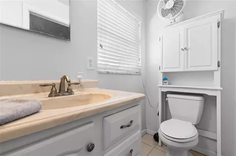 Bath - 1365 Windsor Dr, Clearwater, FL 33756 photo 4 of 4