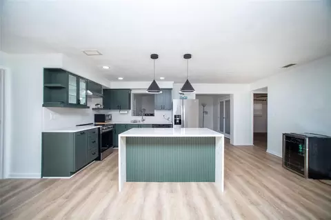 Kitchen - 989 8th Ave NE, Largo, FL 33770 photo 1 of 4