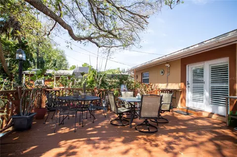 Exterior - 989 8th Ave NE, Largo, FL 33770 photo 4 of 5