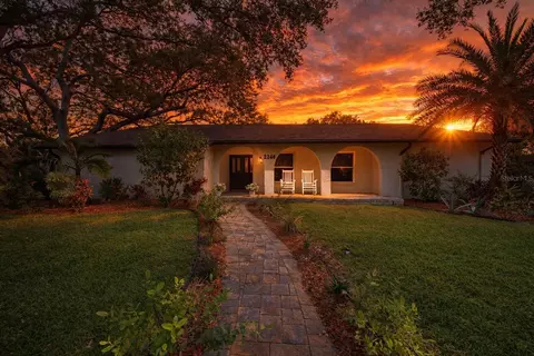 2240 Willowbrook Dr, Clearwater, FL 33764