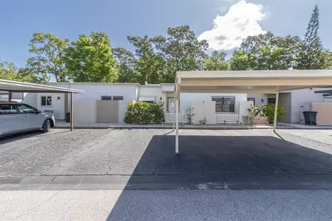 2216 Oak Wind Dr, Holiday, FL 34691