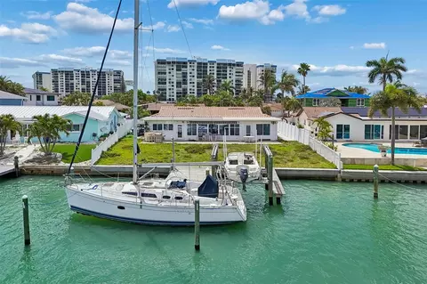 15 Bellevue Dr, Treasure Island, FL 33706