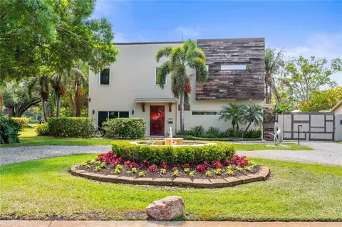 2520 Gomaz Way S, Saint Petersburg, FL 33712