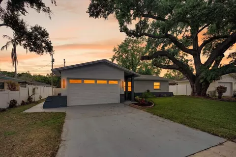 1864 Paradise Ln, Clearwater, FL 33756