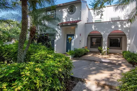484 Santa Cruz Pl NE #H, Saint Petersburg, FL 33703