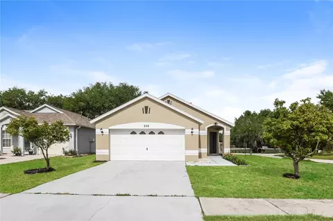 208 Summer Sails Dr, Valrico, FL 33594