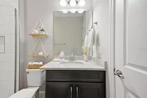 Bath - 8310 Carrhill Pl, Parrish, FL 34219 photo 2 of 8