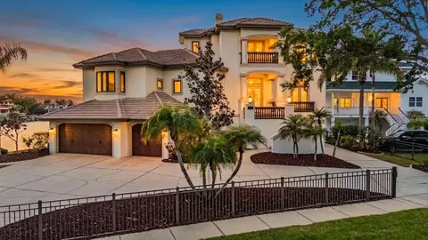 62 Central Ct, Tarpon Springs, FL 34689
