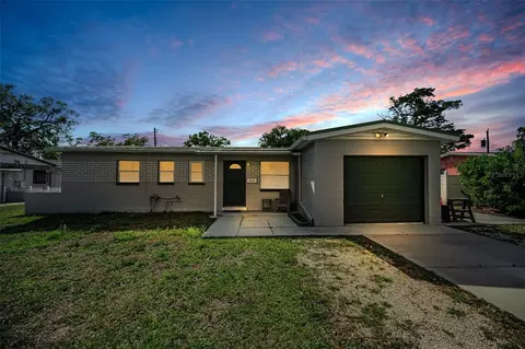 7418 Cedar St NE, Saint Petersburg, FL 33702