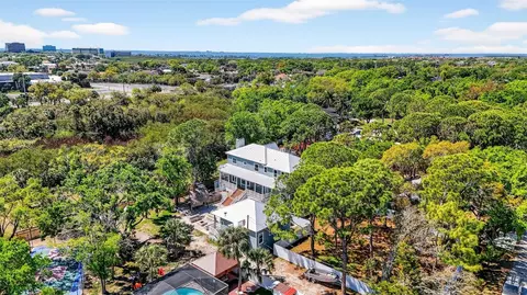 4433 Sweetwater Dr, Tampa, FL 33615