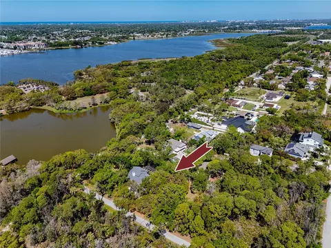 9753 78th Ave N, Seminole, FL 33777