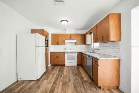 Kitchen - 3526 Azalea Pl, Largo, FL 33771 photo 1 of 4