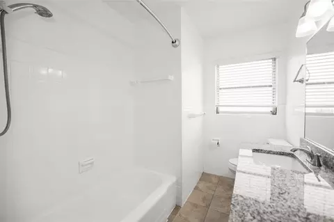 Bath - 3526 Azalea Pl, Largo, FL 33771 photo 3 of 4