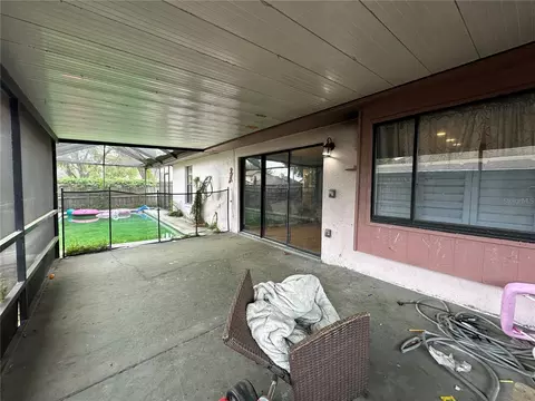 Exterior - 1402 Shell Flower Dr, Brandon, FL 33511 photo 5 of 6