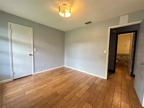 Bedroom - 1402 Shell Flower Dr, Brandon, FL 33511 photo 2 of 5