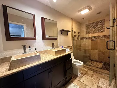 Bath - 1402 Shell Flower Dr, Brandon, FL 33511 photo 1 of 2