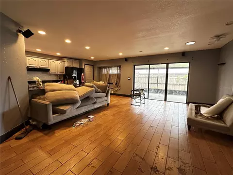 Living - 1402 Shell Flower Dr, Brandon, FL 33511 photo 4 of 5