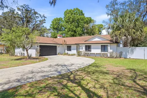 112 Bloomingfield Dr, Brandon, FL 33511