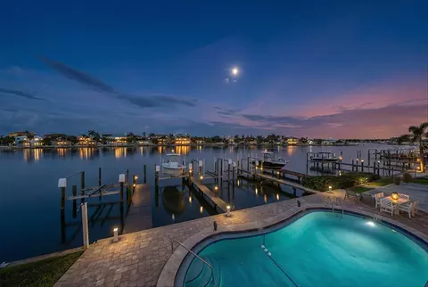 2515 Bay Blvd #B, Indian Rocks Beach, FL 33785