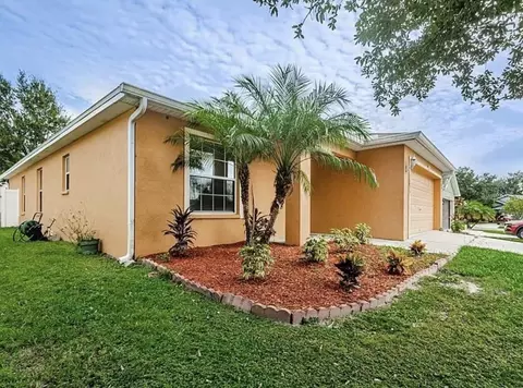 36035 Laguna Hills Cir, Zephyrhills, FL 33541