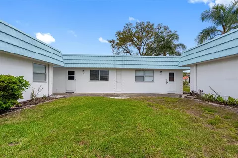 1801 Bedford Ln #33, Sun City Center, FL 33573