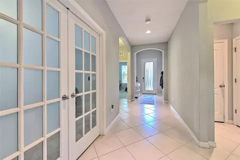 Entry Way - 11130 Spring Point Cir, Riverview, FL 33579 photo 7 of 7