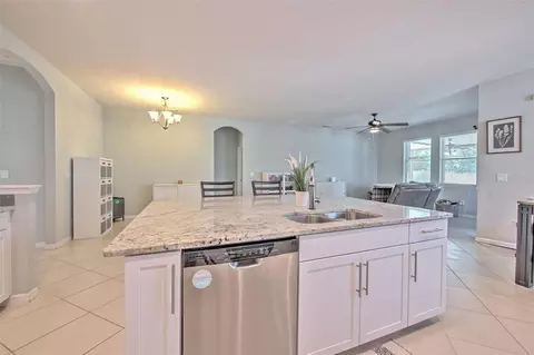 Kitchen - 11130 Spring Point Cir, Riverview, FL 33579 photo 2 of 7