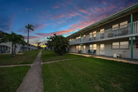 5227 81st Ln N #22, Saint Petersburg, FL 33709