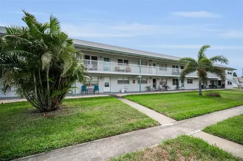 5227 81st Ln N #22, Saint Petersburg, FL 33709