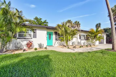 7330 17th Way N, Saint Petersburg, FL 33702