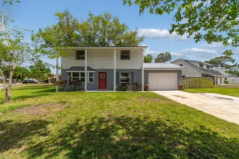 8043 124th St, Seminole, FL 33772