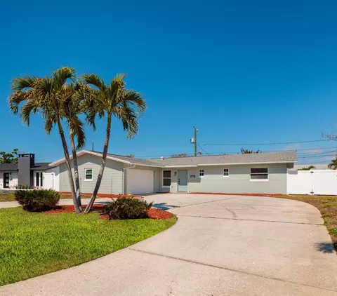 2107 Dolphin Blvd S, Saint Petersburg, FL 33707