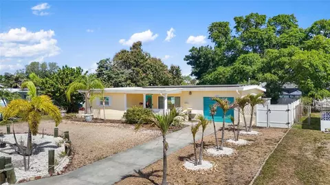 6447 17th Pl N, Saint Petersburg, FL 33710