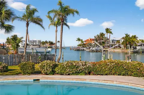 3103 Wedgewood Dr, Belleair Beach, FL 33786