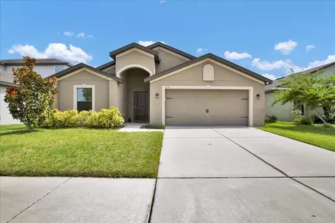 616 Chatham Walk Dr, Ruskin, FL 33570