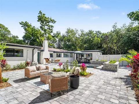 4050 Turks Cap Pl, Sarasota, FL 34234