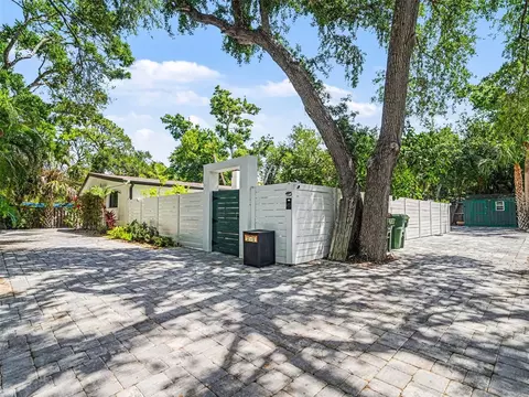 4050 Turks Cap Pl, Sarasota, FL 34234