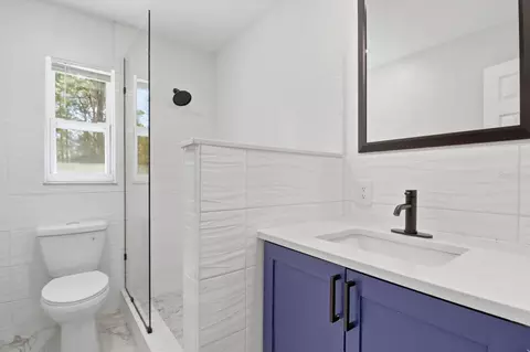 Bath - 700 E Stratford Rd, Lecanto, FL 34461 photo 1 of 4