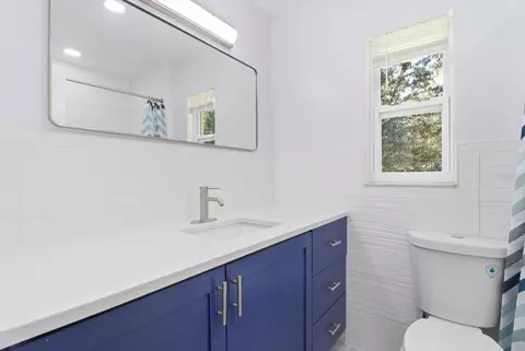 Bath - 700 E Stratford Rd, Lecanto, FL 34461 photo 2 of 4