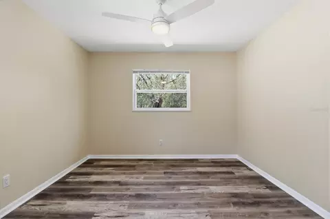 Bedroom - 700 E Stratford Rd, Lecanto, FL 34461 photo 4 of 6
